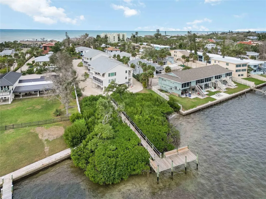 5031 N Beach Road Englewood FL 34223