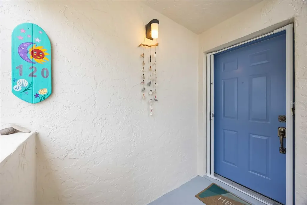 5031 N Beach Road Englewood FL 34223