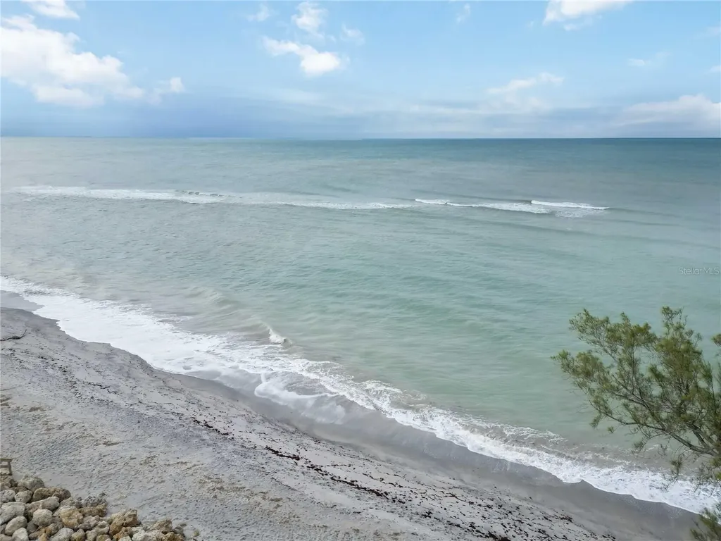 5031 N Beach Road Englewood FL 34223