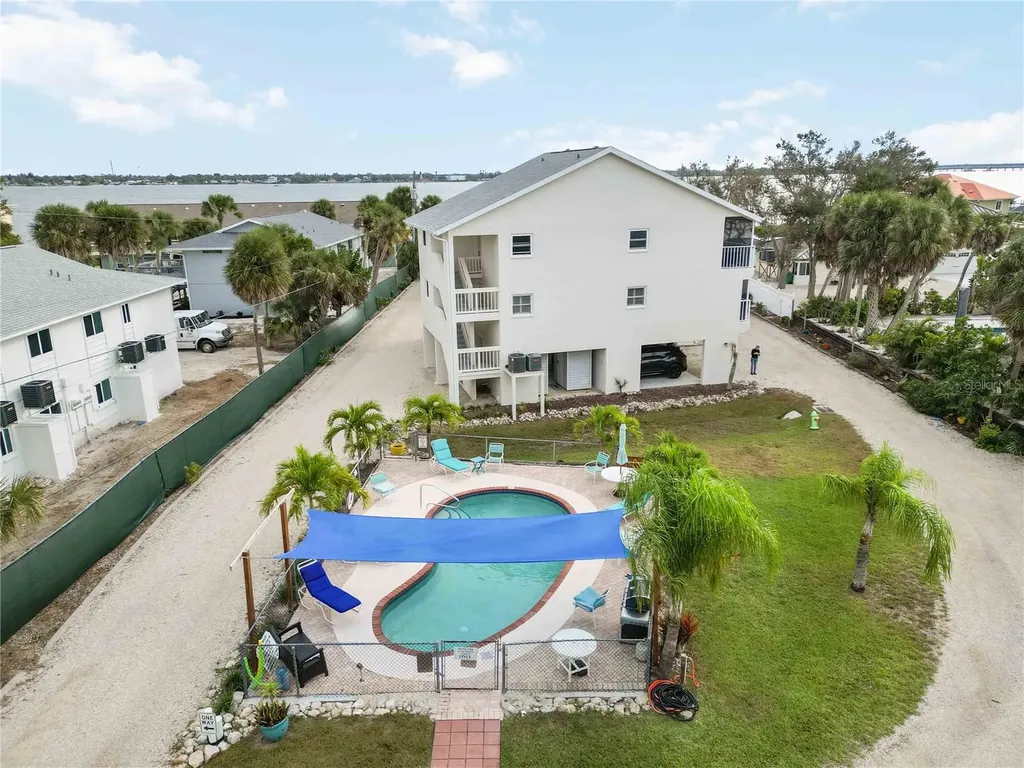 5031 N Beach Road Englewood FL 34223