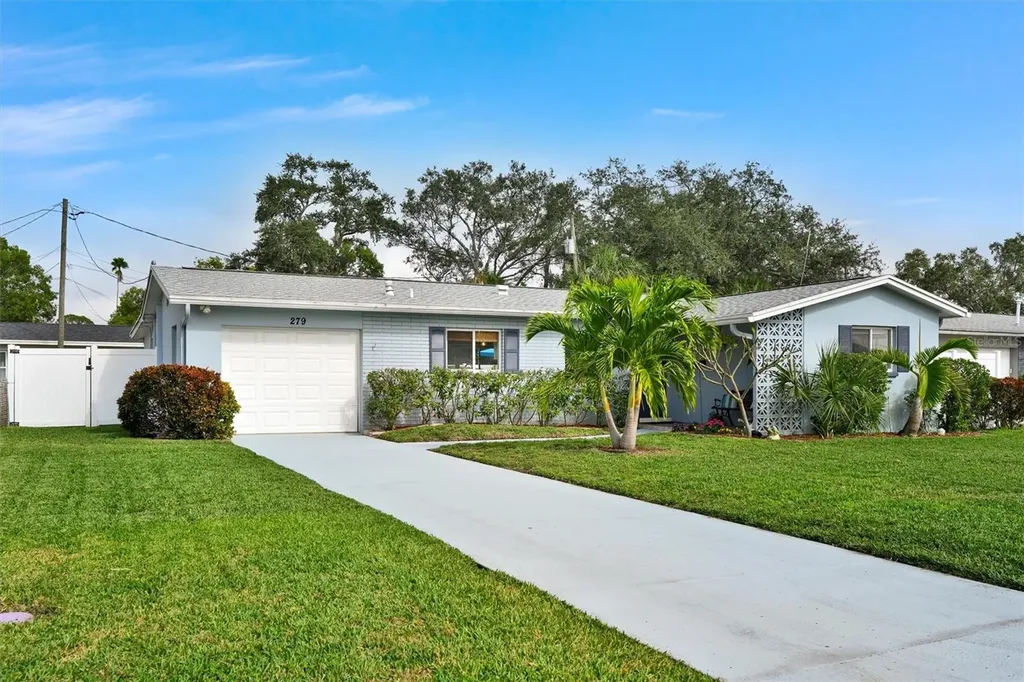 279 79th Avenue N St Petersburg FL 33702