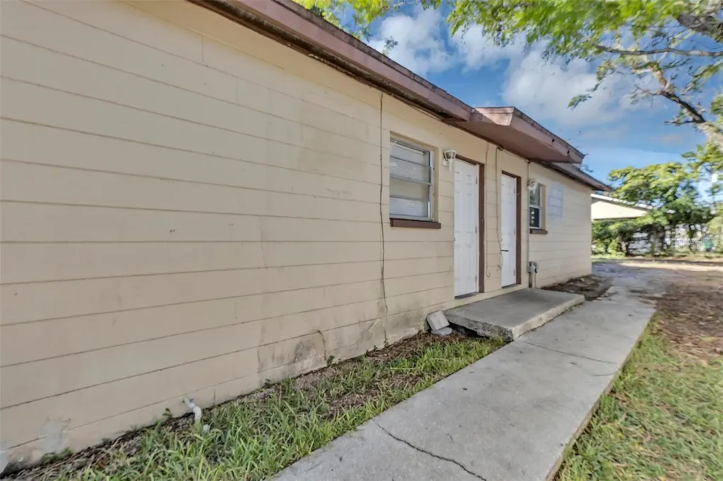 9220 N 13th Street Tampa FL 33612