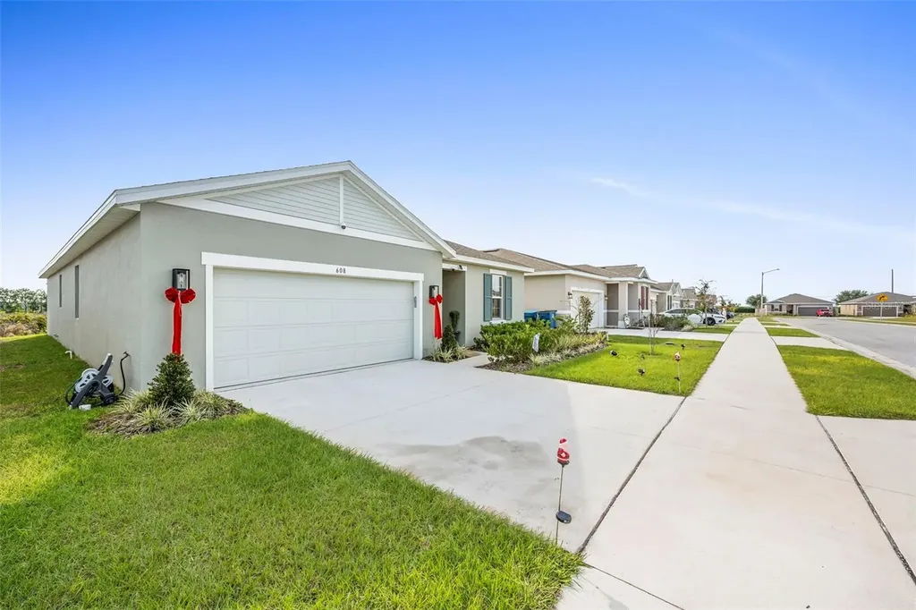 608 Hennepin Loop Lake Wales FL 33898