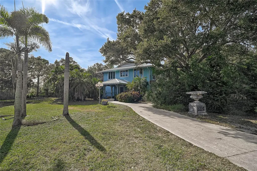 678 Faith Avenue Osprey FL 34229