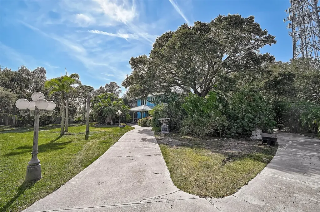 678 Faith Avenue Osprey FL 34229