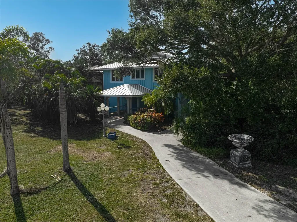 678 Faith Avenue Osprey FL 34229