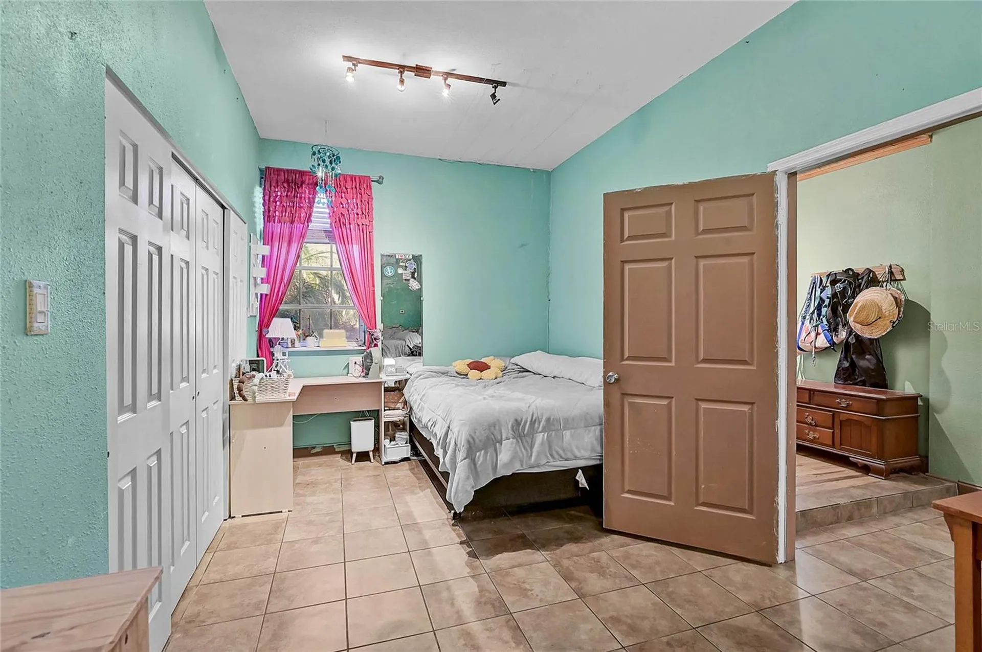 678 Faith Avenue Osprey FL 34229