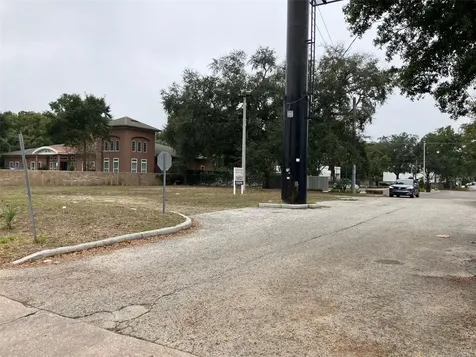 3900 N Marguerite Avenue Tampa FL 33603