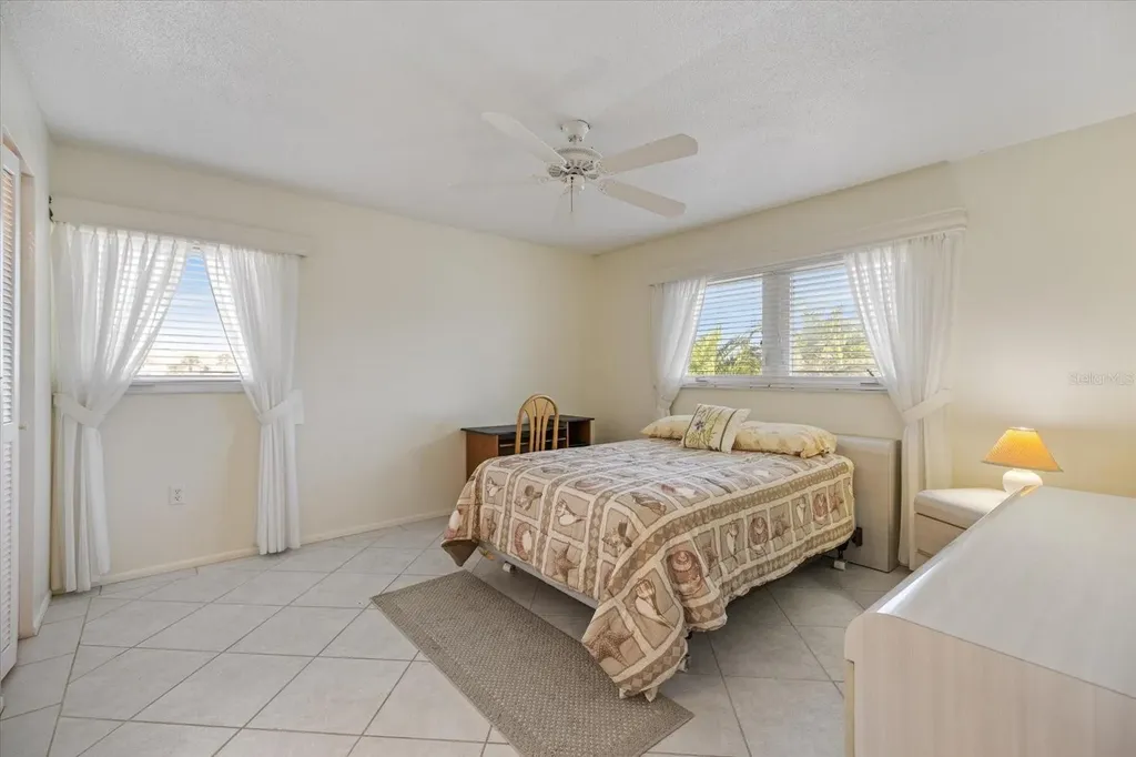649 Tamiami Trail S Venice FL 34285