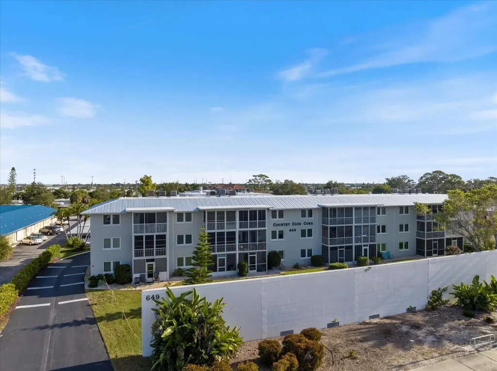 649 Tamiami Trail S Venice FL 34285