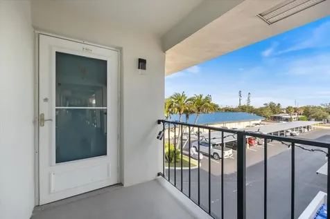 649 Tamiami Trail S Venice FL 34285