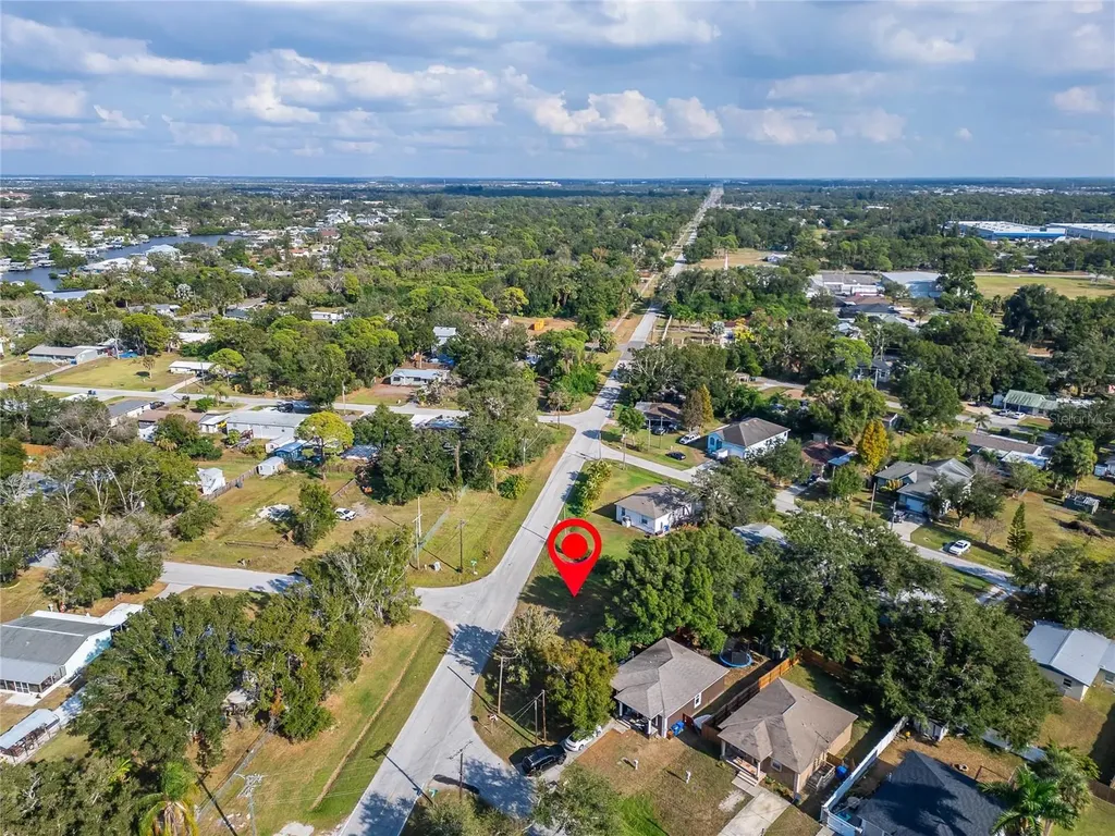 1104 W College Avenue Ruskin FL 33570
