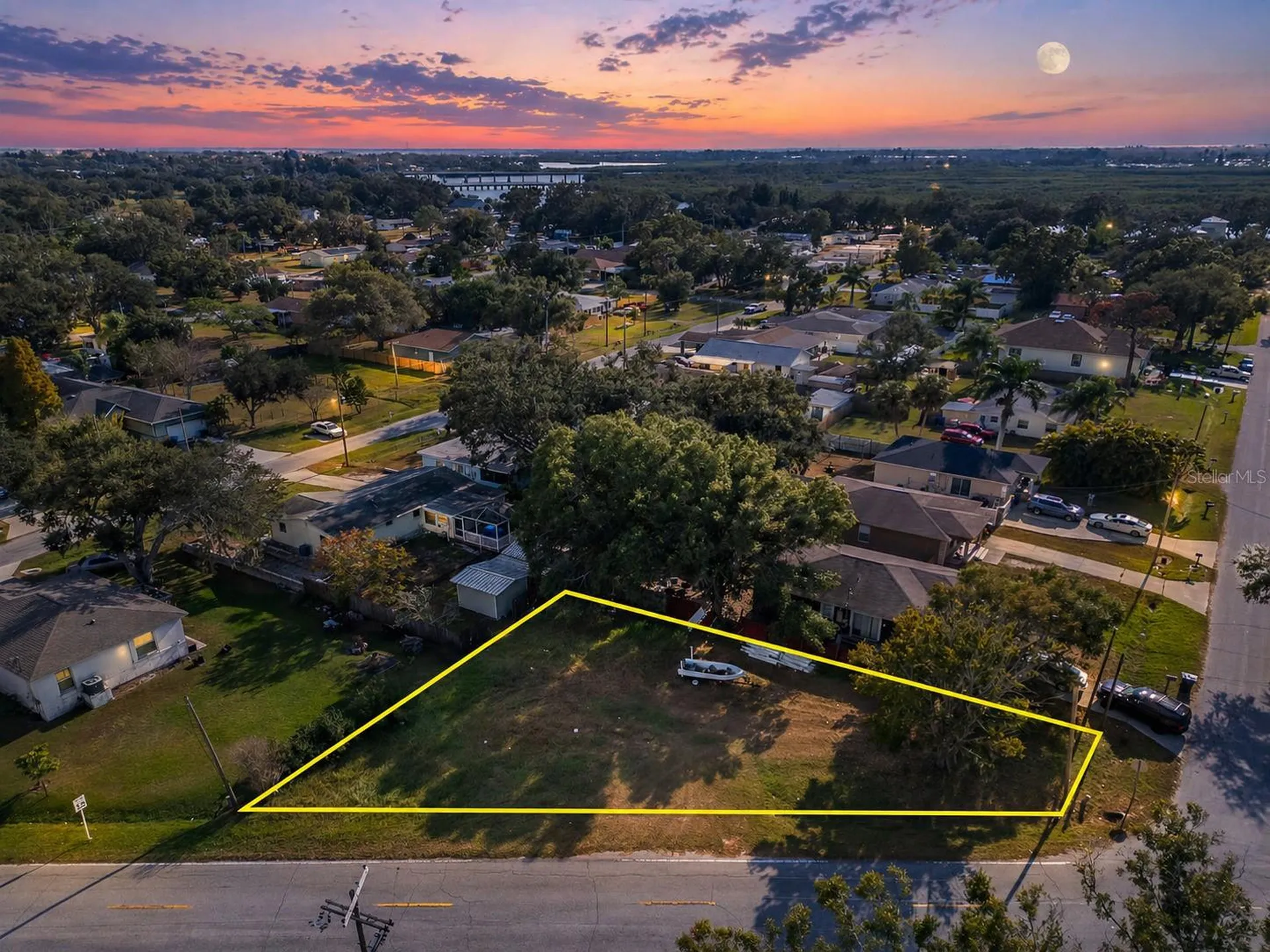 1104 W College Avenue Ruskin FL 33570