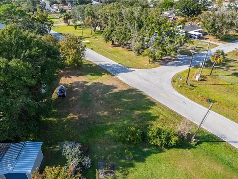 1104 W College Avenue Ruskin FL 33570