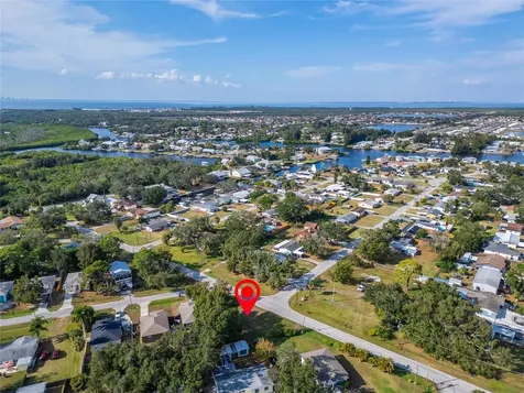 1104 W College Avenue Ruskin FL 33570