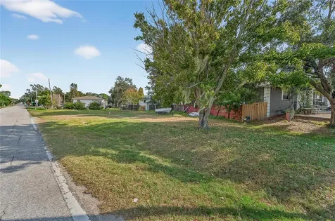 1104 W College Avenue Ruskin FL 33570