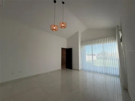 927 Sabanera Isla Norte Dorado PR 00646