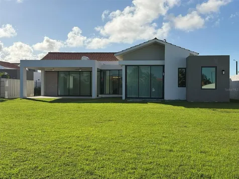 927 Sabanera Isla Norte Dorado PR 00646