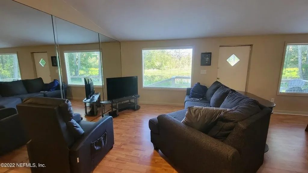 6930 223rd NE Melrose FL 32666