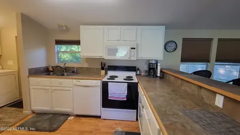 6930 223rd NE Melrose FL 32666