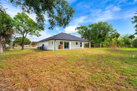 7542 NW 83rd Court Okeechobee FL 34972