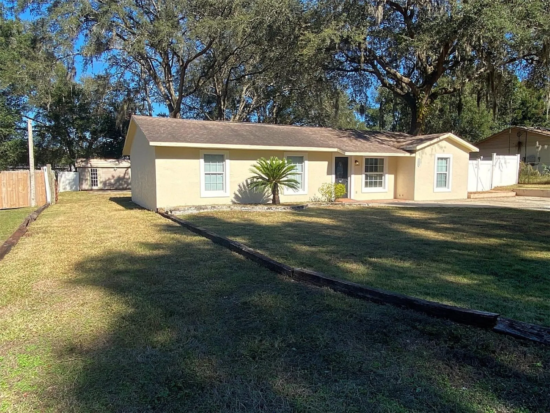 11585 SE 129th Lane Ocklawaha FL 32179