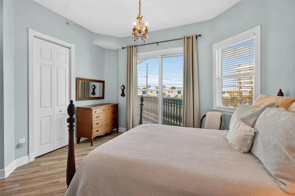 10133 Gulf Boulevard Treasure Island FL 33706