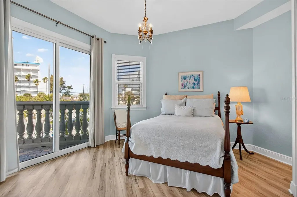10133 Gulf Boulevard Treasure Island FL 33706