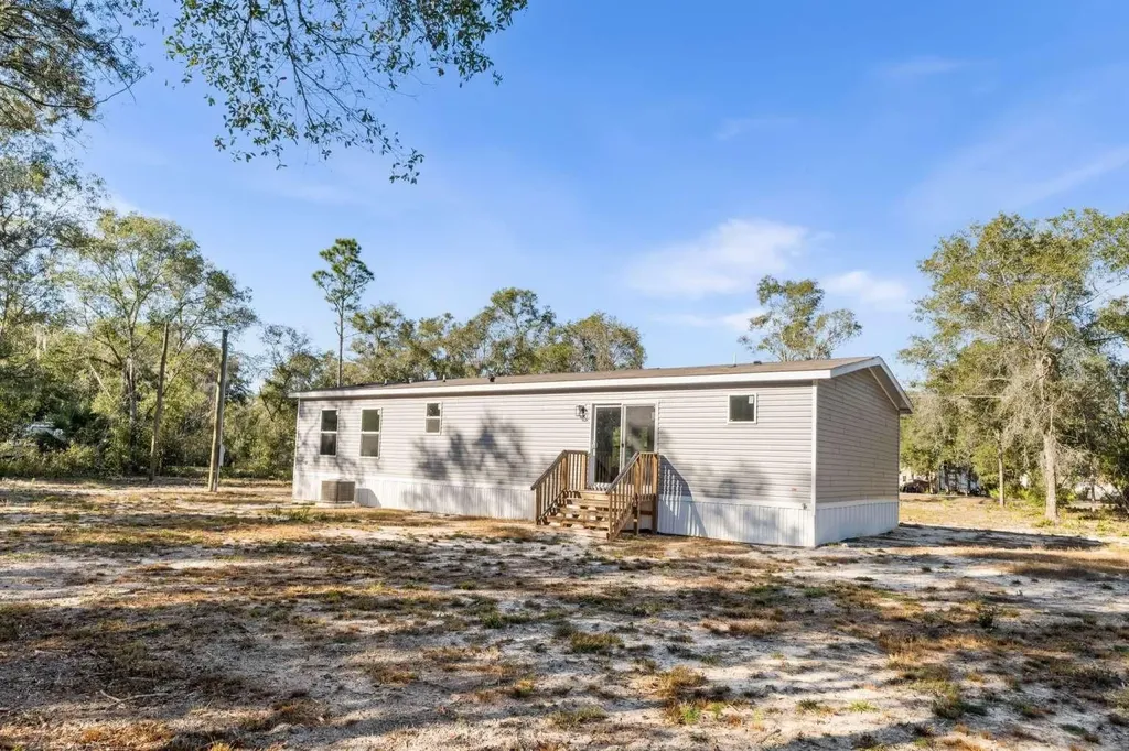 528 NE 389 Avenue Old Town FL 32680