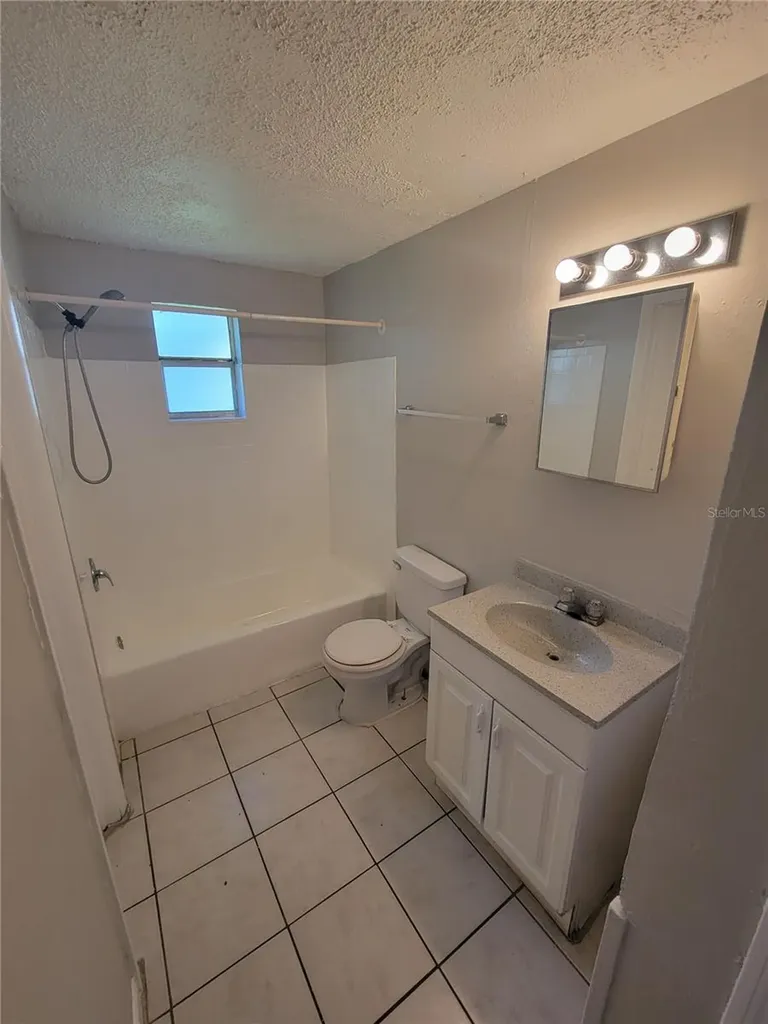 1517 E 142nd Avenue Tampa FL 33613