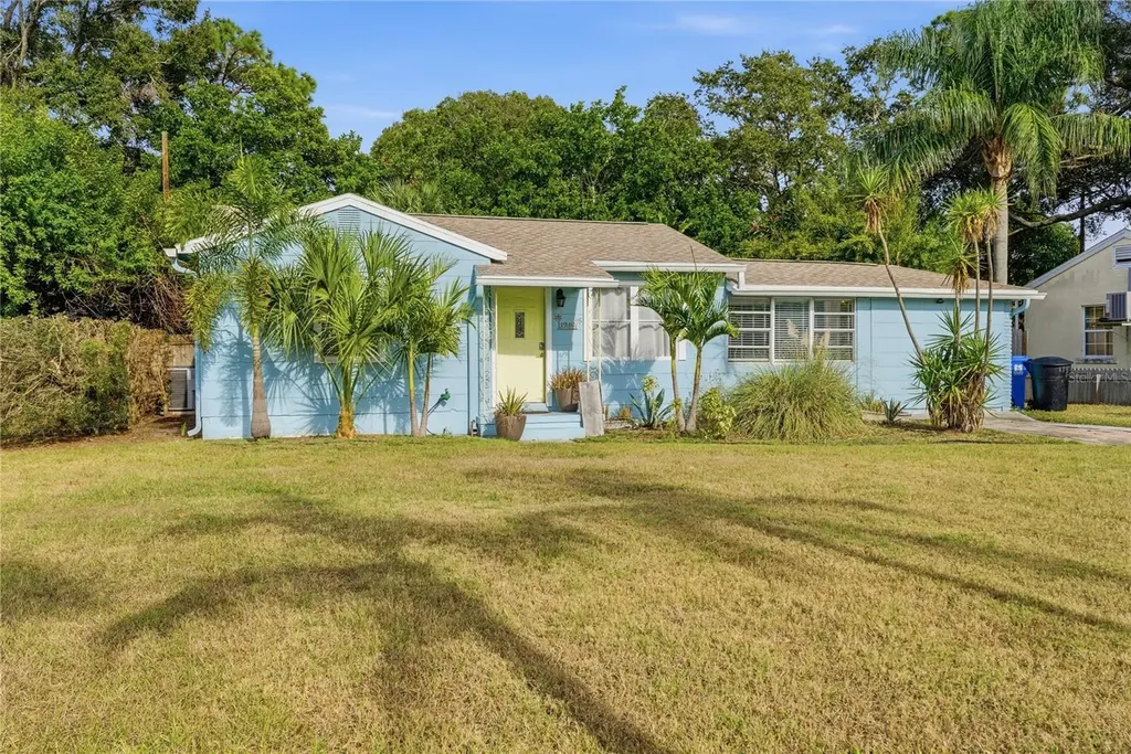 1249 Essex Drive N St Petersburg FL 33710