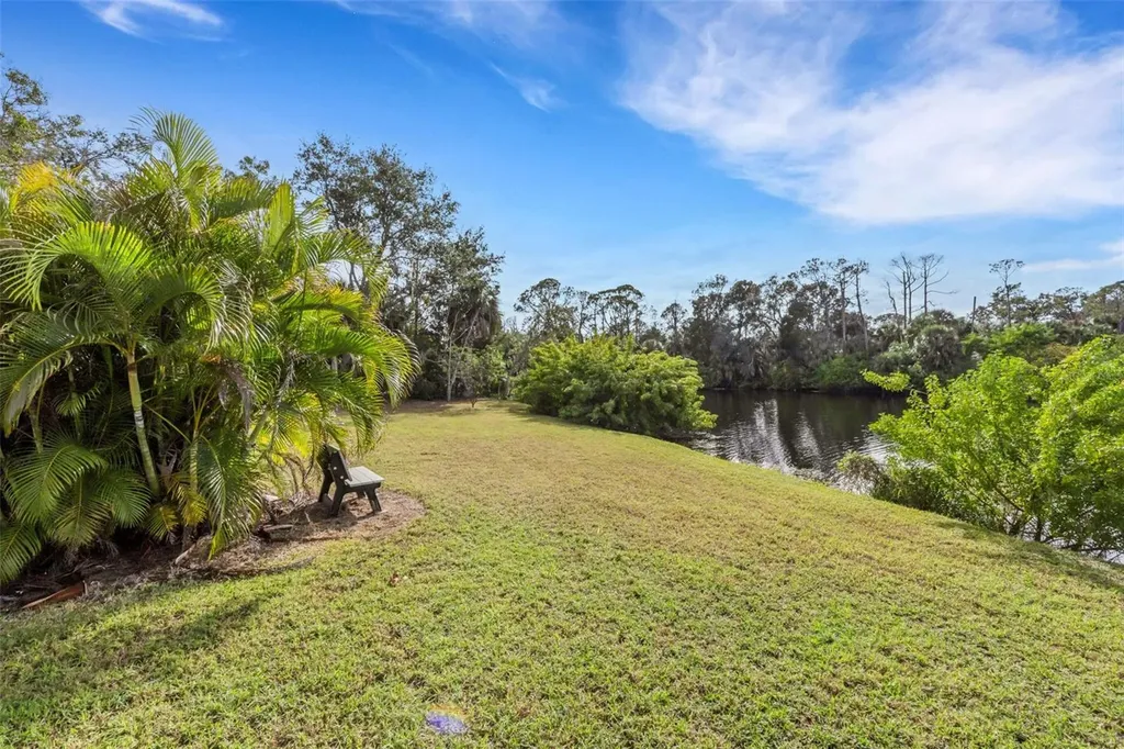 114 Dogwood Circle Seminole FL 33777