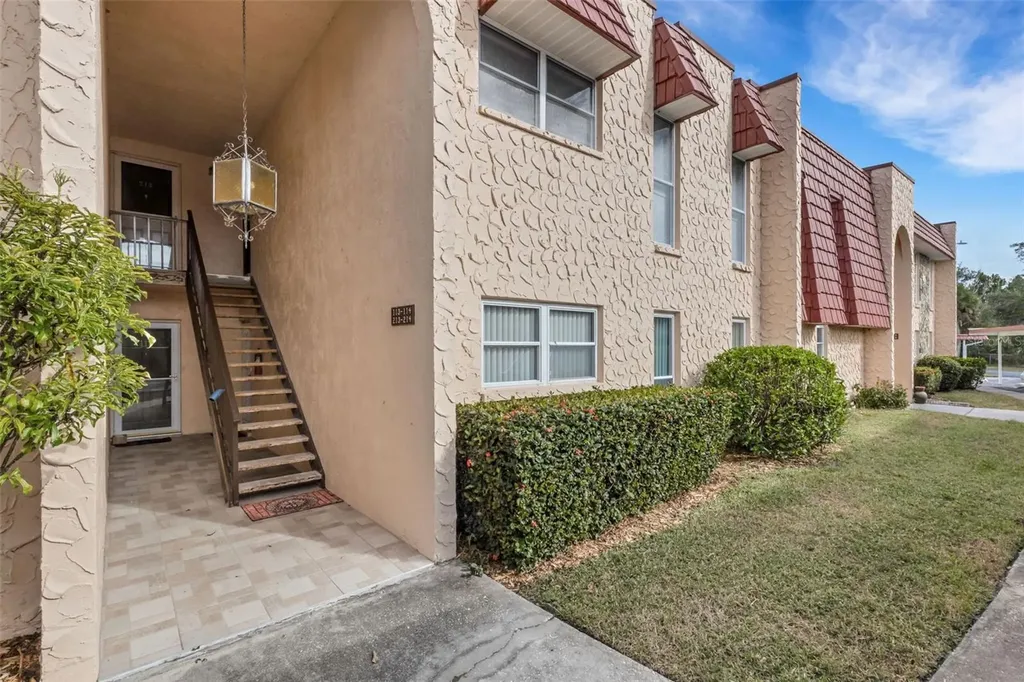 114 Dogwood Circle Seminole FL 33777