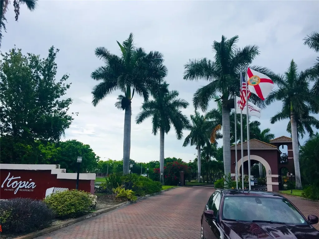 10263 Gandy Boulevard N St Petersburg FL 33702