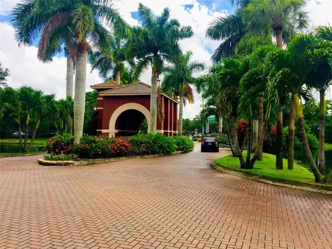 10263 Gandy Boulevard N St Petersburg FL 33702