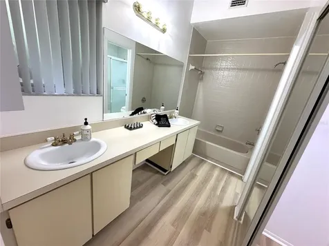 525 Oak Terrace Altamonte Springs FL 32701