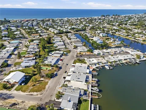 462 63rd Street Holmes Beach FL 34217
