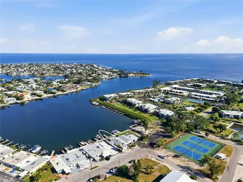 462 63rd Street Holmes Beach FL 34217