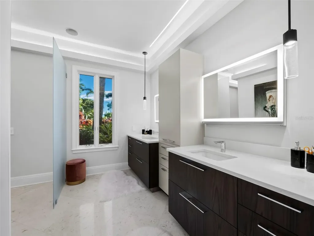 65 Lighthouse Point Drive Longboat Key FL 34228