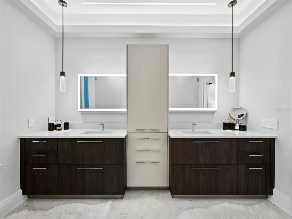 65 Lighthouse Point Drive Longboat Key FL 34228