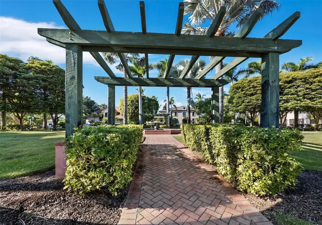 65 Lighthouse Point Drive Longboat Key FL 34228