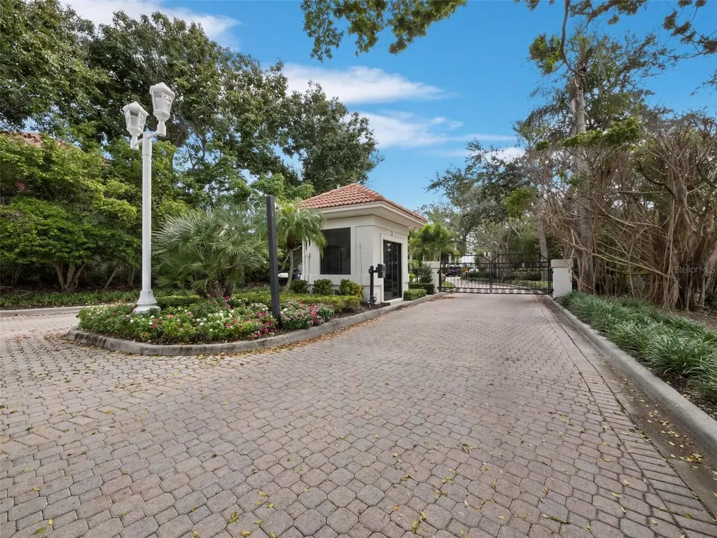 65 Lighthouse Point Drive Longboat Key FL 34228