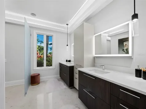 65 Lighthouse Point Drive Longboat Key FL 34228