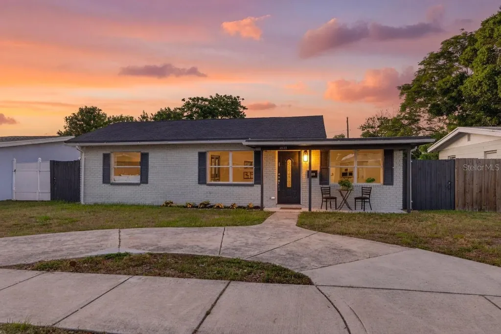 3929 13th Avenue N St Petersburg FL 33713