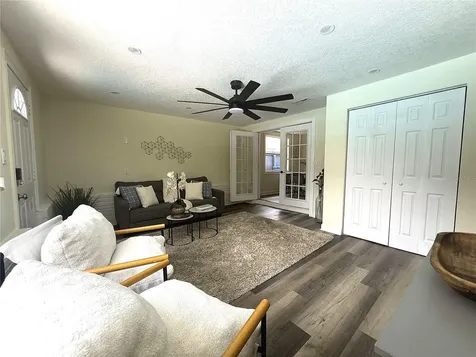 3929 13th Avenue N St Petersburg FL 33713