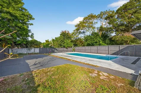 3929 13th Avenue N St Petersburg FL 33713