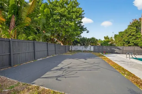 3929 13th Avenue N St Petersburg FL 33713
