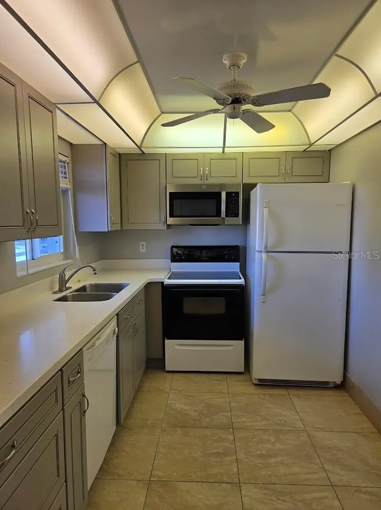 100 Silver Beach Avenue Daytona Beach FL 32118
