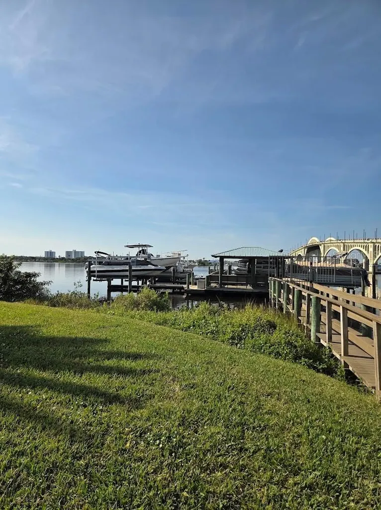 100 Silver Beach Avenue Daytona Beach FL 32118
