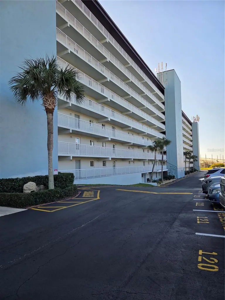 100 Silver Beach Avenue Daytona Beach FL 32118
